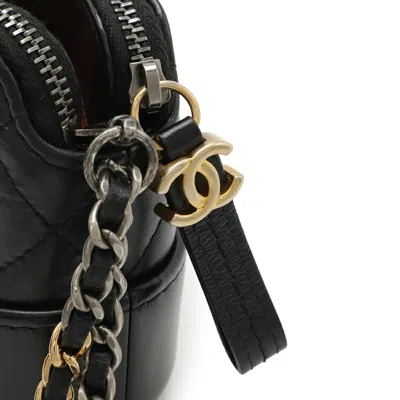 Pre-owned Chanel Black Leather Pochette Shoulder Bag ()