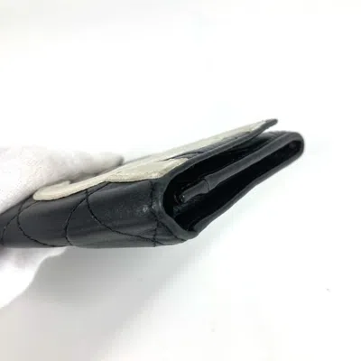 Pre-owned Chanel Black White Leather Long Wallet (bi-fold) () In Multi