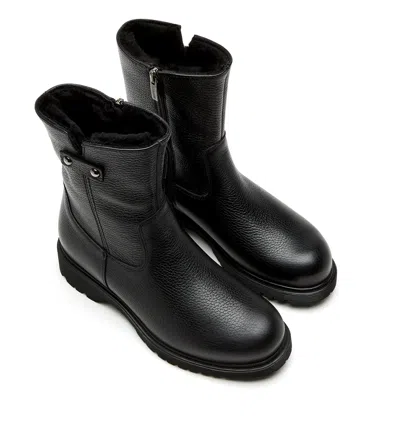 La Canadienne Hogan Shearling-lined Pebbled Leather Booties In Animal Print