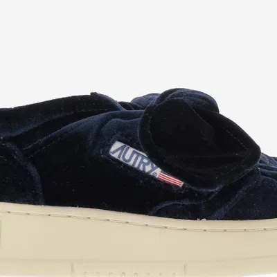 Autry Medalist Low Velvet Bow Sneakers In Blue
