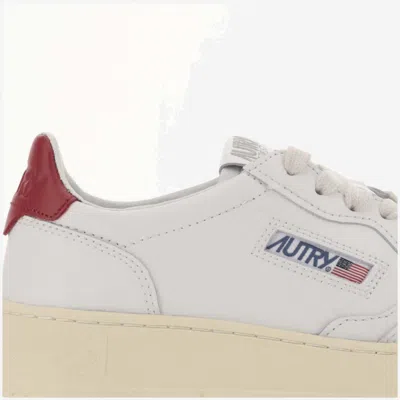 Autry Low Medalist Leather Sneakers In Multi
