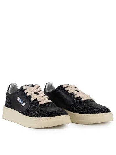 Autry Medalist Low Sneakers In Leather In Multi