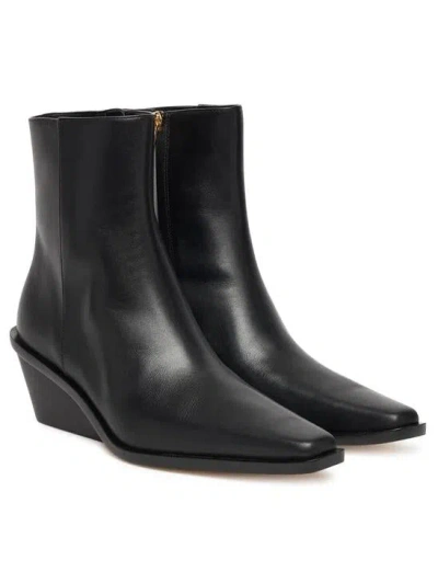 Michael Kors Boots In Black