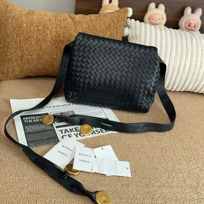 Bottega Veneta Women Pre-loved Bag Very Good Condition In Black