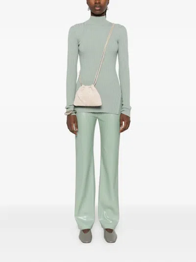 Nanushka Geripptes Rollkragenoberteil In Green