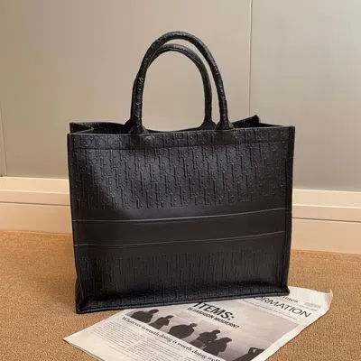 Dior Women Pre-loved Bag Very Good Condition In Multi