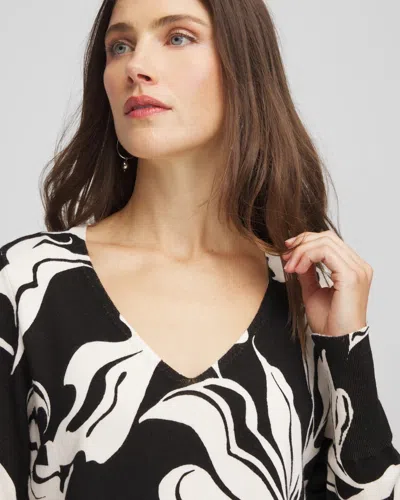 Chico's Ella Printed V-neck Sweater In Black In Multi