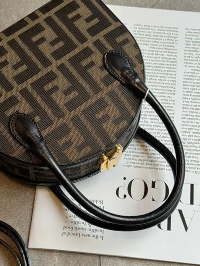 Fendi Women Pre-loved Bag Very Good Condition In Brown