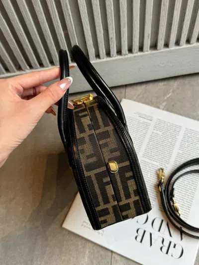 Fendi Women Pre-loved Bag Very Good Condition In Brown