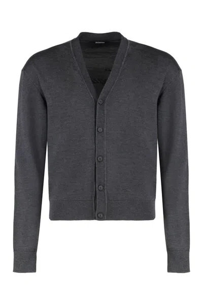 Jacquemus Embroidered-logo Ribbed Cardigan In Gray