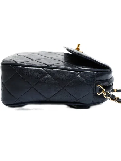 Pre-owned Chanel 1994-1996 Cc Mark Turn Lock Quilted Shoulder Bag In Black