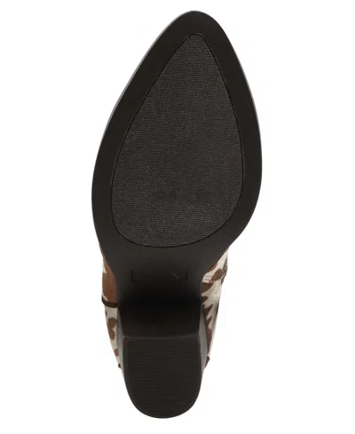 Mia Women's Sonni Pointed Toe Western Style Boots In Brown