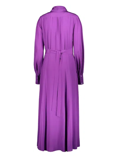 系带领长款连衣裙