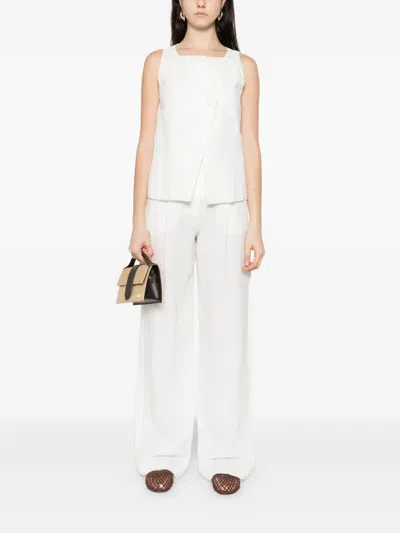 Occleus August Vest In White