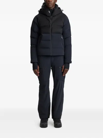 SUPER LITE 连帽夹克