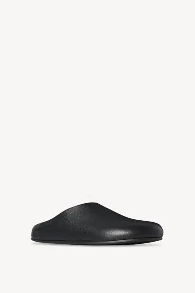 The Row Hudson Leather Relaxed Slippers In Black
