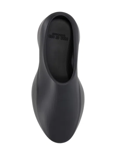 Fear Of God Logo Patch Slip-on Runner Sneakers In Black