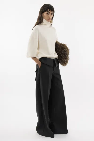 Arakii Knitted Turtleneck T-shirt In White