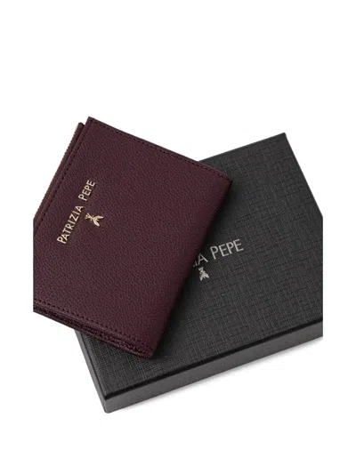 Patrizia Pepe Logo-lettering Bi-fold Wallet In Burgundy