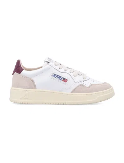 Autry Medalist Low Sneakers In White And Burgundy Suede And Leather In Neutral