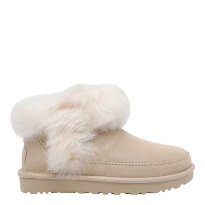 Ugg Classic Ultra Mini Chalet Beige Ankle Boots With Fur Design In Suede Woman In Neutral