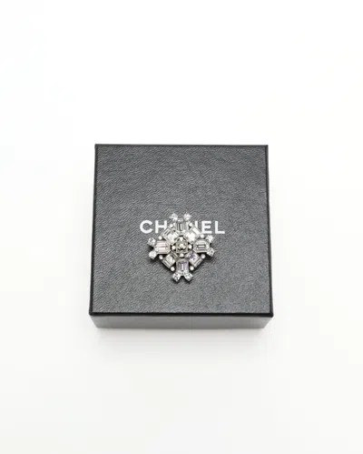 Pre-owned Chanel Rhinestone Brooch In Silver