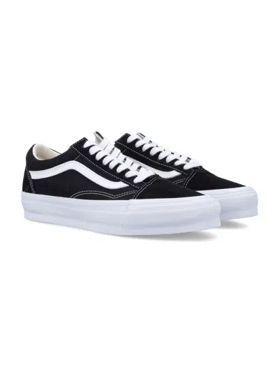 Vans Low Top Sneakers Contrast Stripe In Black