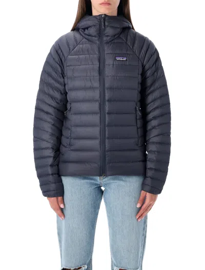 Patagonia Hooded Padded Jacket With Quilted Design And Side Pockets In Blue
