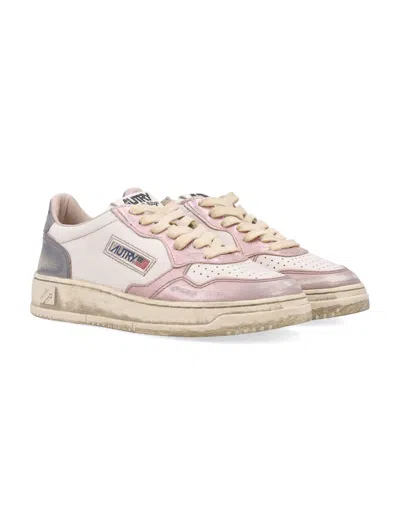 Autry Medalist Low Super Vintage Womans Sneakers In White And Rose In Multi