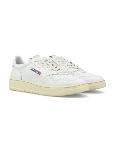 Autry Medalist Low Sneakers In White Leather In White