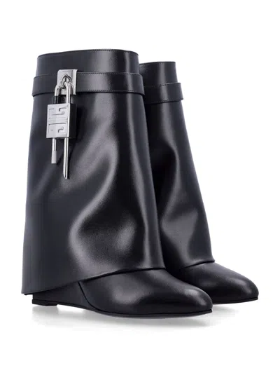 Givenchy Shark Lock Leather Ankle Boots In Black