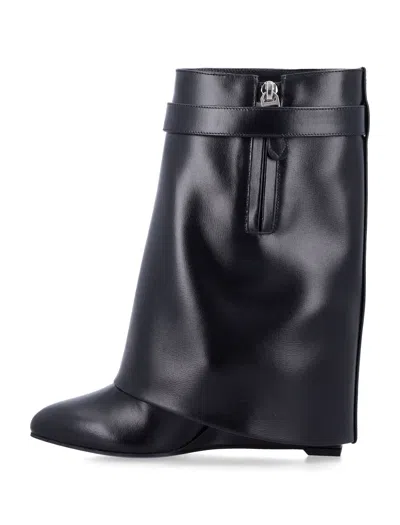 Givenchy Shark Lock Leather Ankle Boots In Black