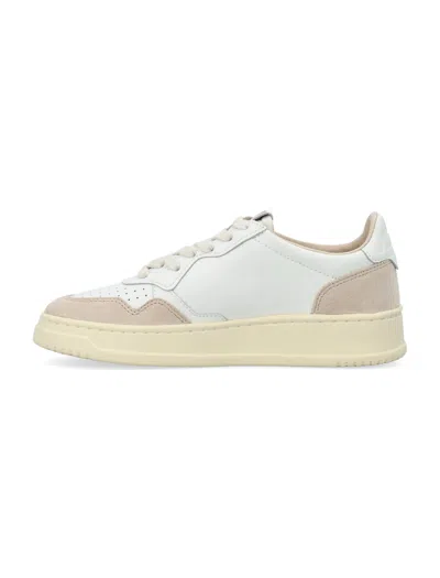 Autry Low-top Sneakers With Hybrid Leather Design And Metallic Accent In White