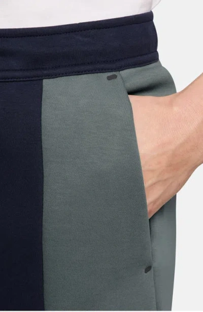 Nike Tech Fleece Two Tone Joggers In Blue
