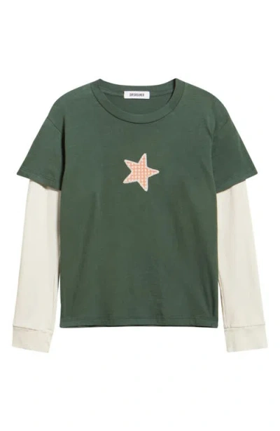 Daydreamer Appliqué Star Layered Long Sleeve T-shirt In Green