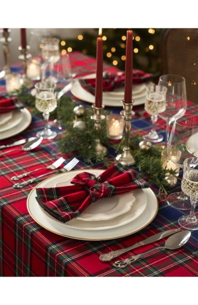Petite Plume Imperial Tartan Plaid Set Of 4 Napkins In Red