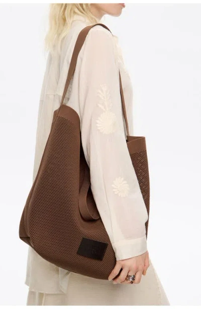 Bimba Y Lola Large Chihuahua Mesh-knit Tote Bag In Brown