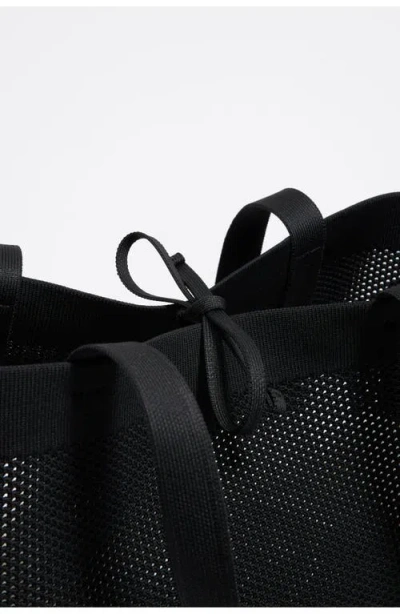 Bimba Y Lola Medium Flyknit Shoulder Bag In Black