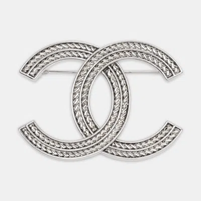 Pre-owned Chanel Silver Tone Metal Chain Detail Cc Brooch