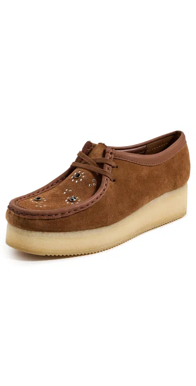 Clarks Wallacraft Bee Studd Shoes Brown/orange Suede In Brown