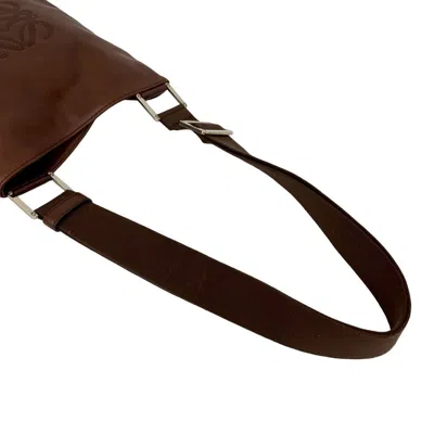 Pre-owned Loewe Brown Leather Pochette Shoulder Bag ()