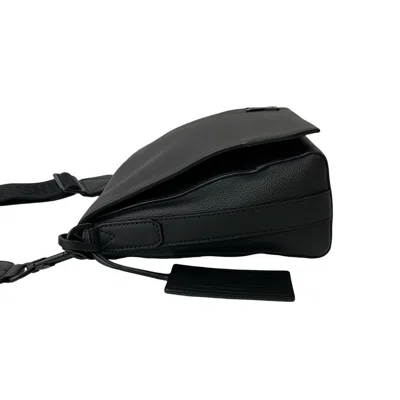 Pre-owned Louis Vuitton Black Leather Shoulder Bag ()