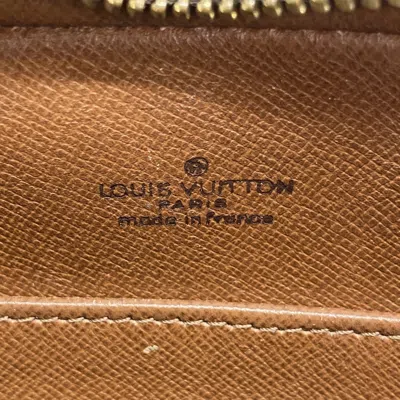Pre-owned Louis Vuitton Brown Clutch Bag ()