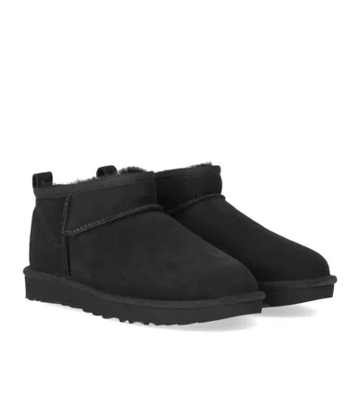 Ugg Low-cut Slip-on Boots With Twinface Lining And Textured Sole In Black