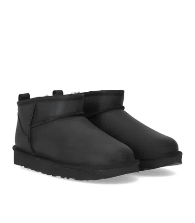 Ugg Stivali Classici Ultra Mini In Pelle In Black