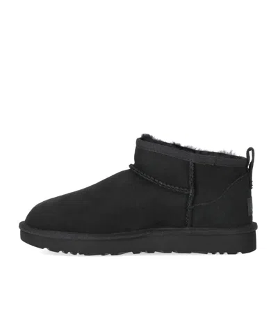 Ugg Low-cut Slip-on Boots With Twinface Lining And Textured Sole In Black