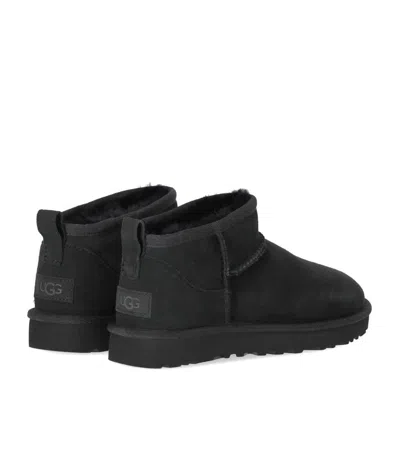 Ugg Low-cut Slip-on Boots With Twinface Lining And Textured Sole In Black