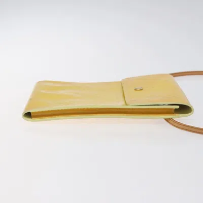 Pre-owned Louis Vuitton Kenmare Yellow Patent Leather Clutch Bag ()