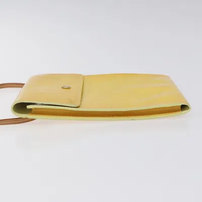 Pre-owned Louis Vuitton Kenmare Yellow Patent Leather Clutch Bag ()