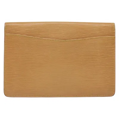 Pre-owned Louis Vuitton Montaigne Beige Leather Clutch Bag () In Sand